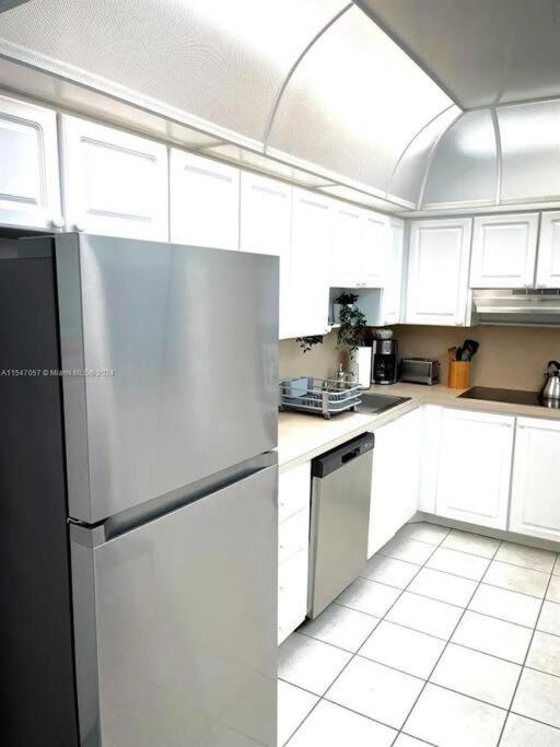 Sunny Isles Condo Very Close To The Beach With Amenities Sunny Isles Beach Exterior foto