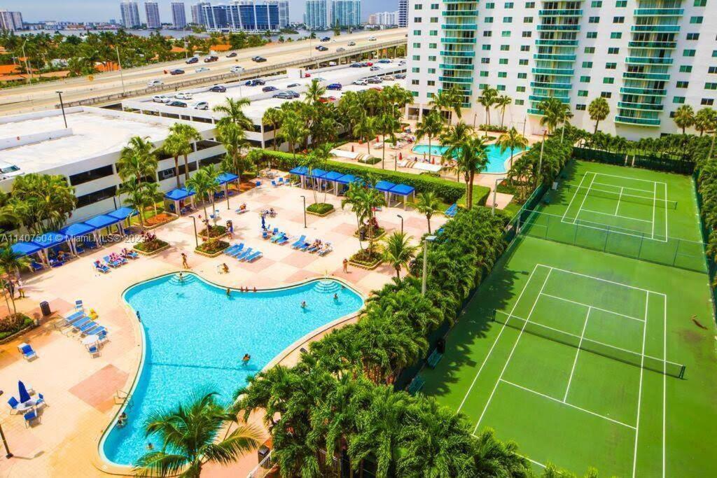 Sunny Isles Condo Very Close To The Beach With Amenities Sunny Isles Beach Exterior foto