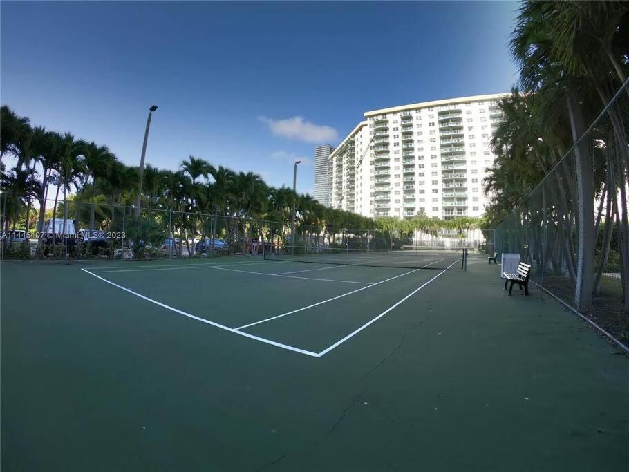 Sunny Isles Condo Very Close To The Beach With Amenities Sunny Isles Beach Exterior foto