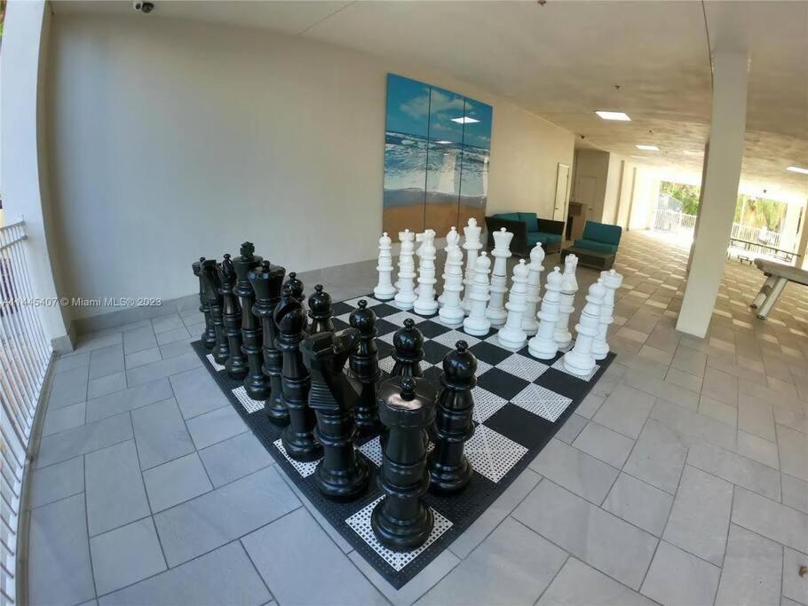 Sunny Isles Condo Very Close To The Beach With Amenities Sunny Isles Beach Exterior foto